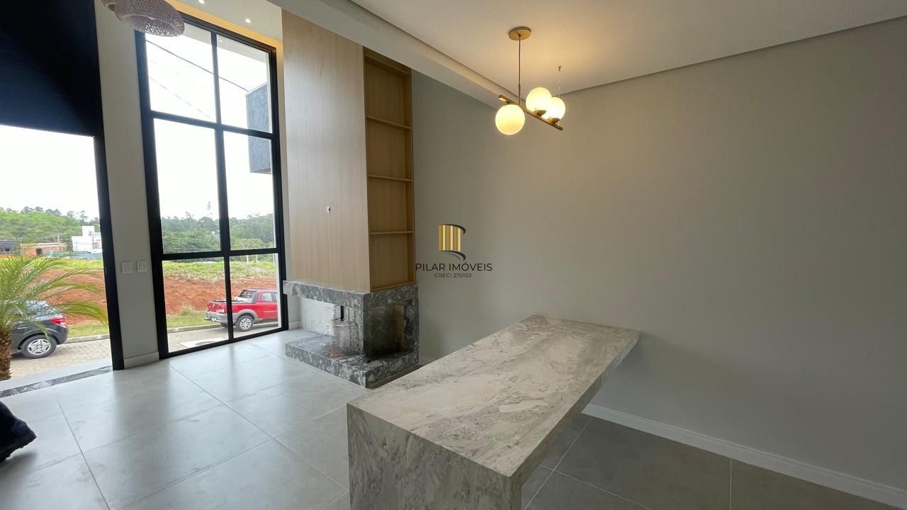 Casa em condomínio com 3 dormitórios 2 suíte 2 vagas.