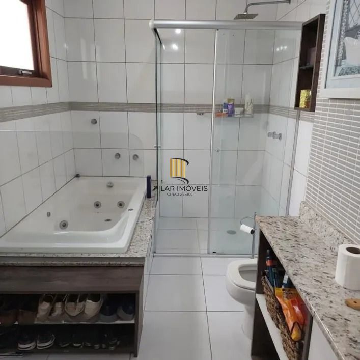 Sobrado com 3 dormitórios, terraço e espaço gourmet no São Sebastião – POA