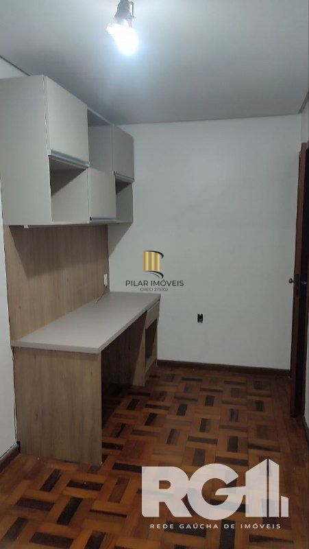 Apartamento a venda com 3 dormitórios, com sacada, de frente. Rua 24 de Outubro Auxiliadora.