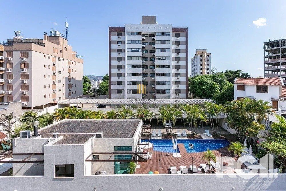 Apartamento com 94m², 3 quartos, 1 suíte, 2 vagas, no bairro Cristo Redentor em Porto Alegre..
