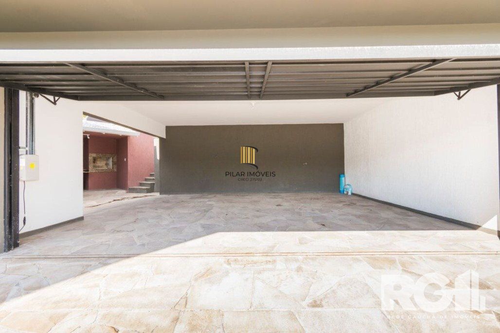 Casa com piscina, 3 dormitórios, 258m² privativos, no Jardim Itu.