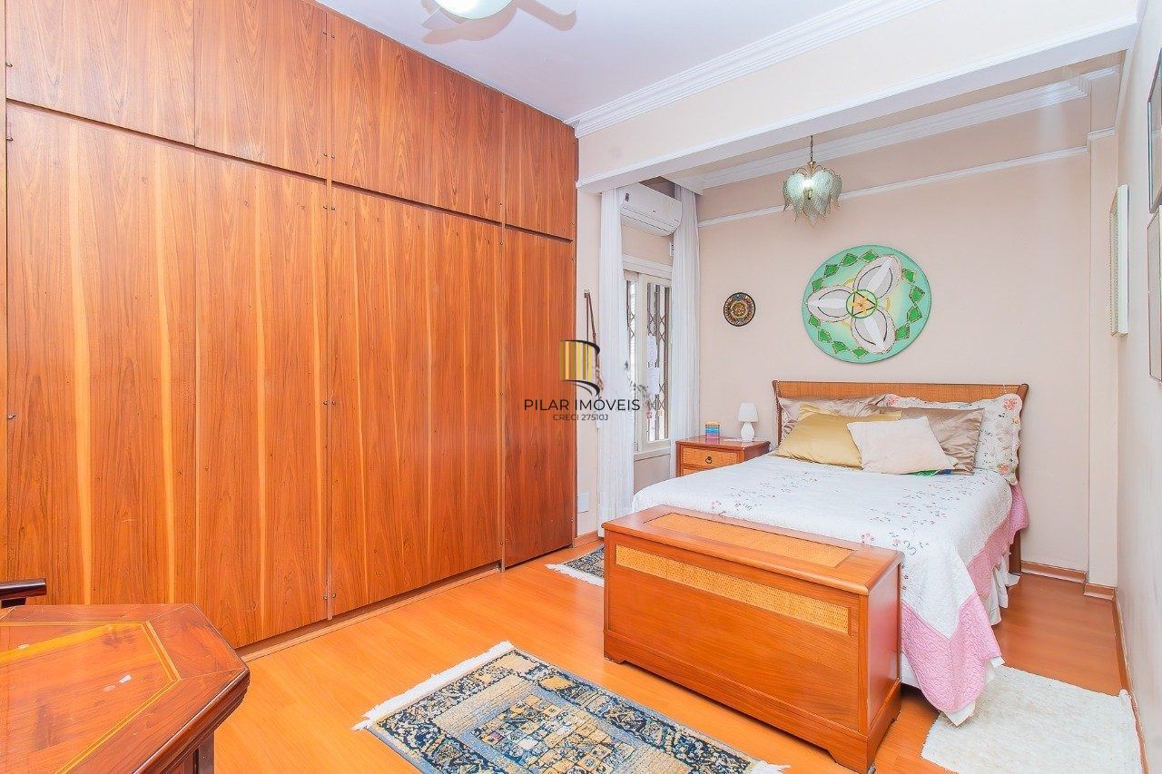 Casa ampla com pátio, edícula e terraço – Vila Ipiranga, Porto Alegre