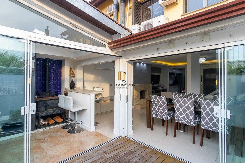 Casa em condomínio com 4 quartos, 2 suítes e 2 vagas à - Jardim Sabara