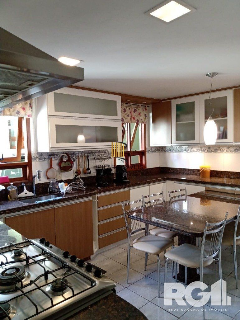 Casa 4 dormitórios no bairro Jardim Itu