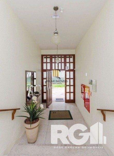 Amplo apartamento com 92m² privativos e 3 dormitórios, próximo a Sicredi na Av. Assis Brasil.