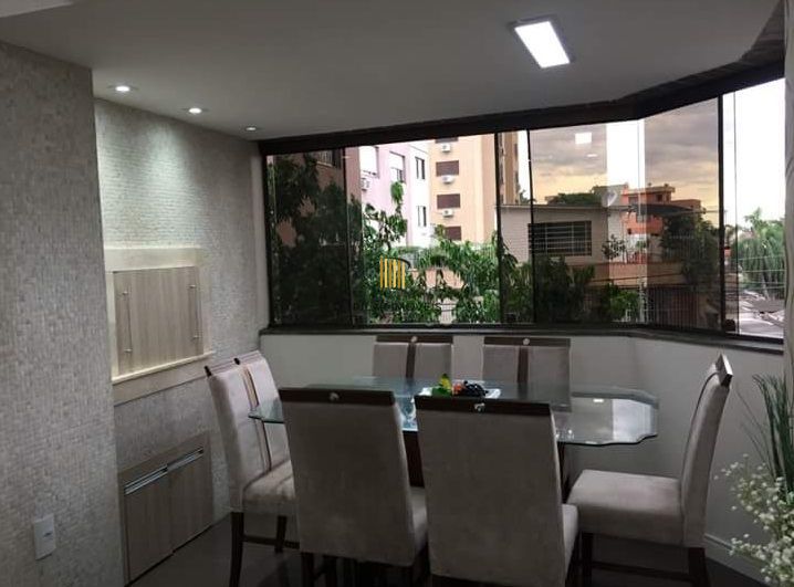 Apartamento 2 dorm, varanda integrada com churrasqueira no centro Cachoeirinha