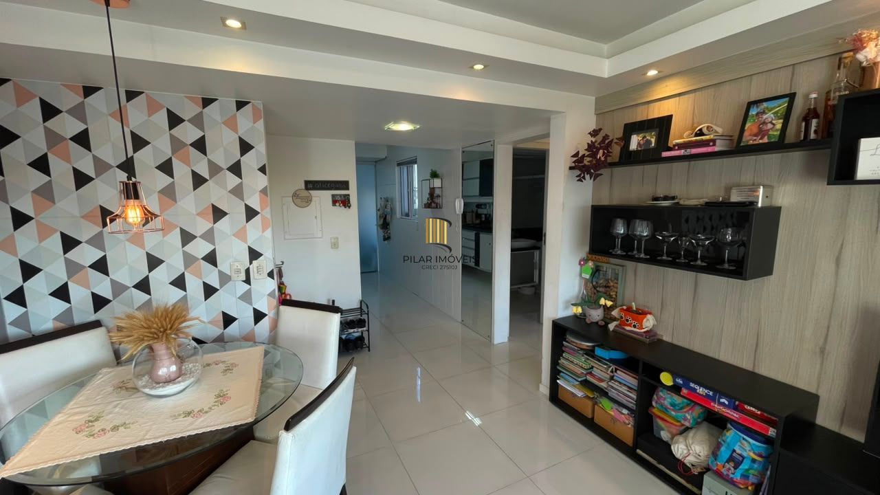 Apartamento 2 dormitório com vaga coberta no Passo d’Areia