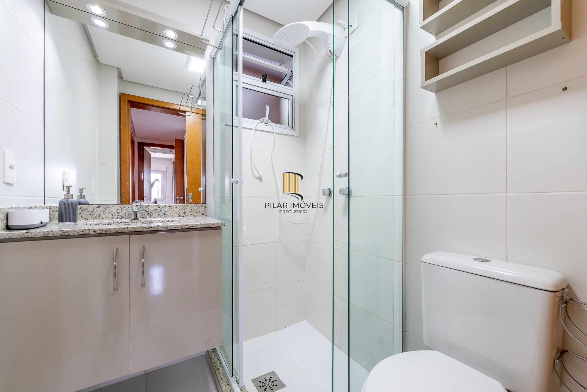 Apartamento Garden mobiliado, com 180 m² privativos, no bairro Chácara das Pedras