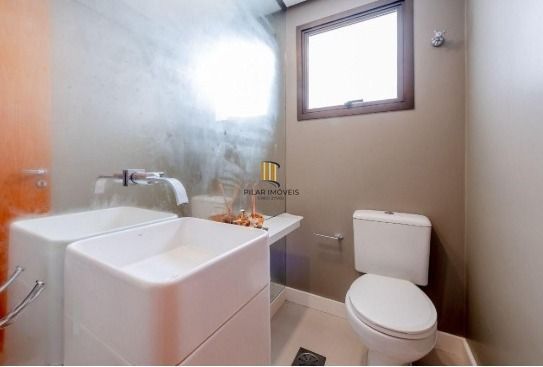 Apartamento Garden com 118m², com 2 dormitórios, 2 suítes, lavabo, churrasqueira, lareira e 2 vagas de garagem.