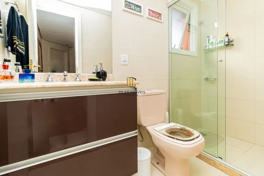 Belíssima casa em Condomínio com 3 dorm - próximo ao Iguatemi