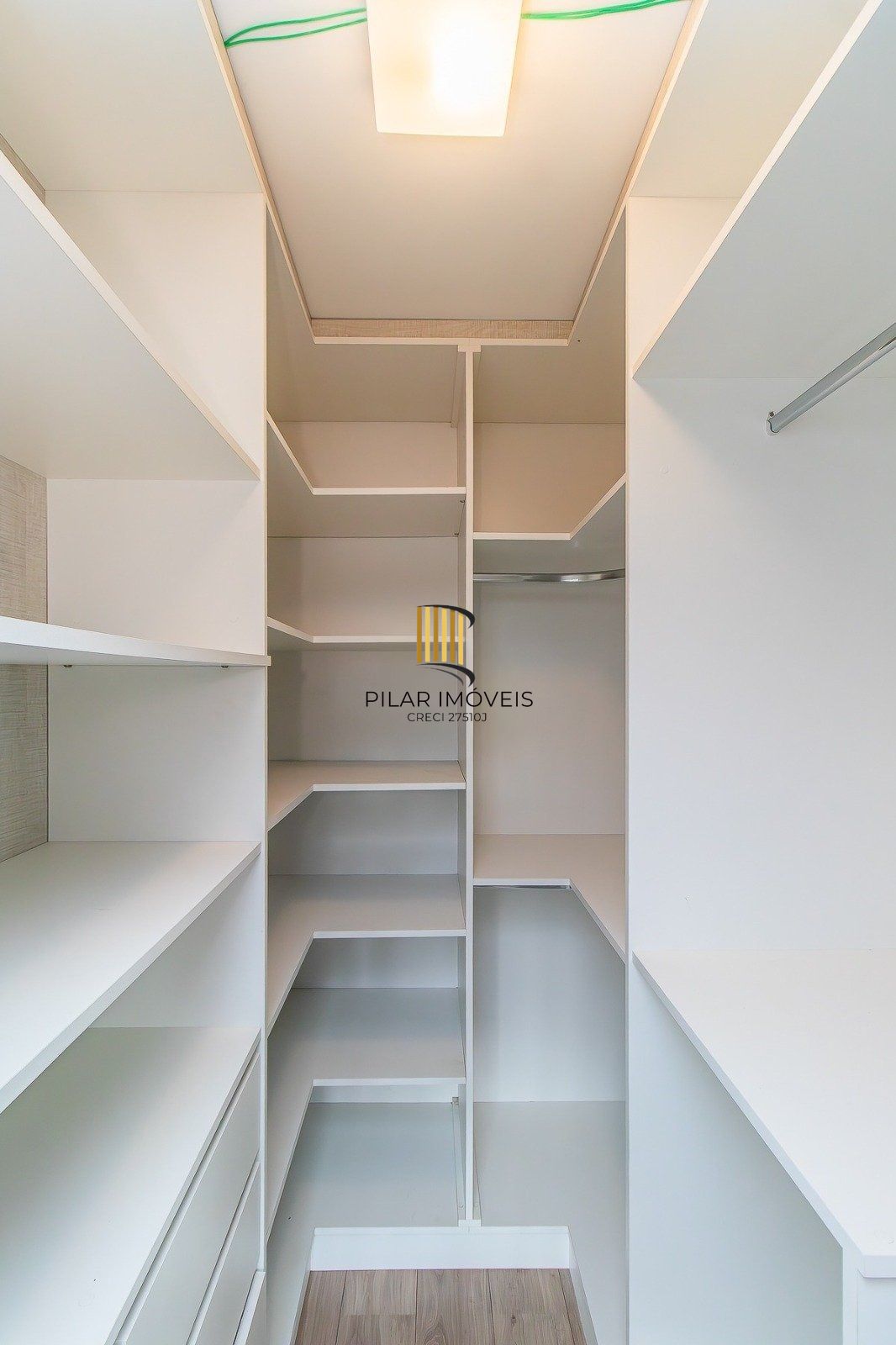 Cobertura com 2 Quartos no  Bairro Chácara das Pedras em Porto Alegre