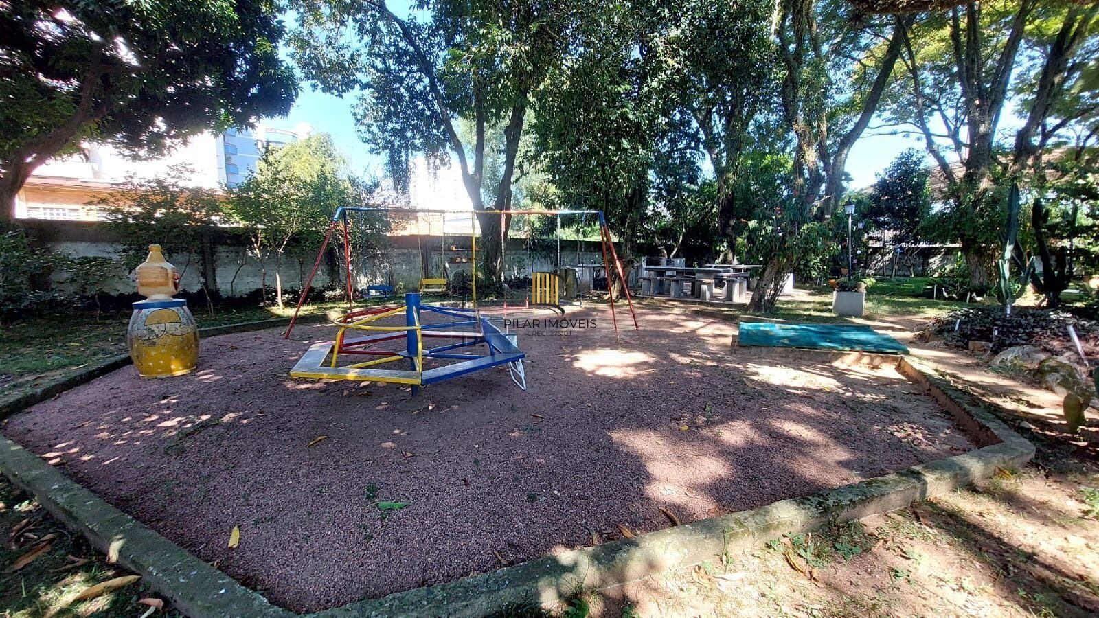 Apartamento 2 dormitórios no bairro Vila Ipiranga