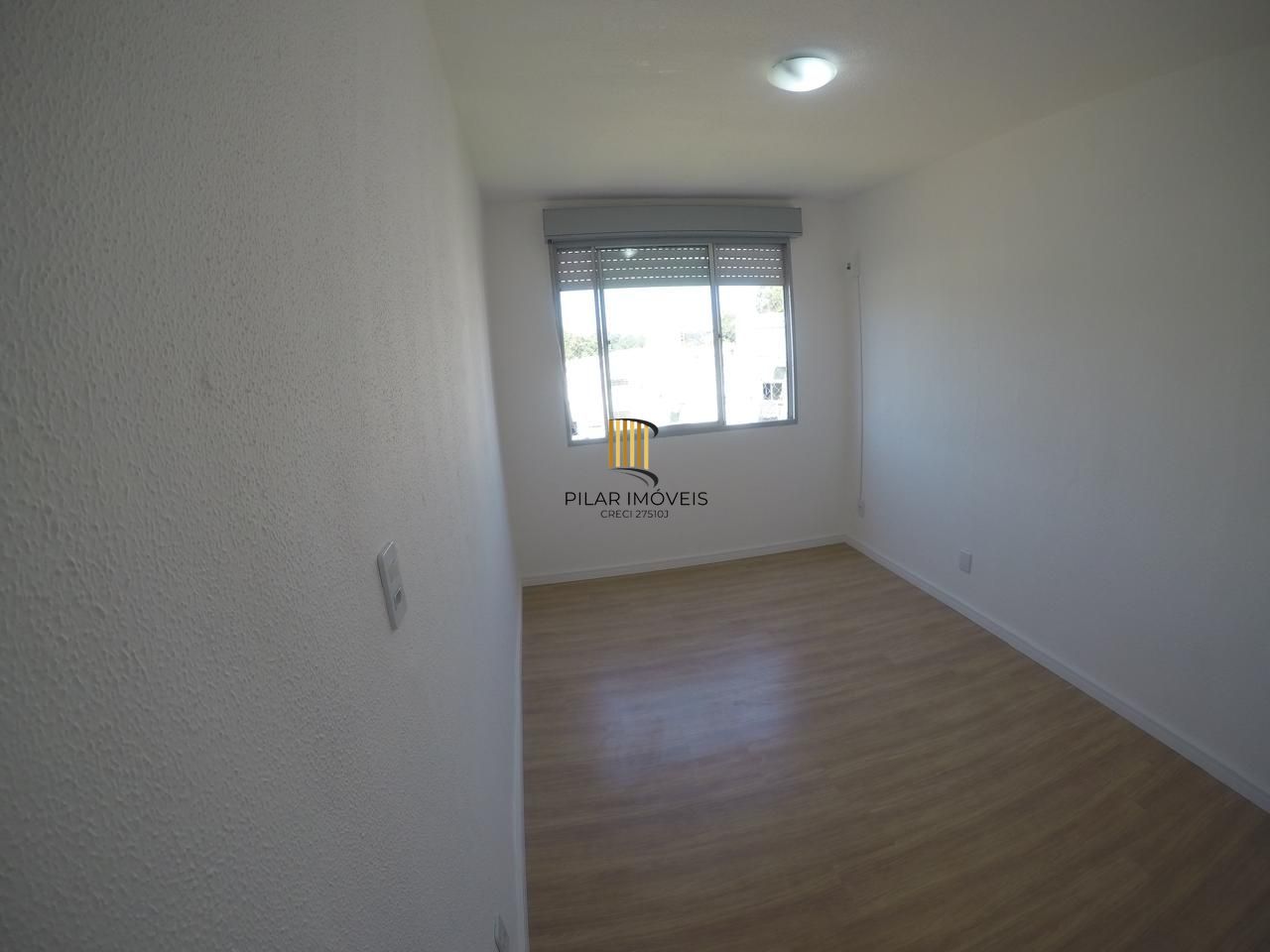 Apartamento com 2 dormitórios totalmente reformado com 2 vagas rotativas.