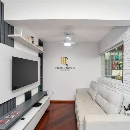 Casa em Condomínio com 3 Quartos, Piscina, Quintal e 2 Vagas