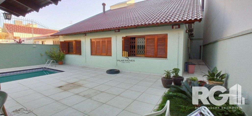 Casa 5 dormitórios no bairro Jardim Itu