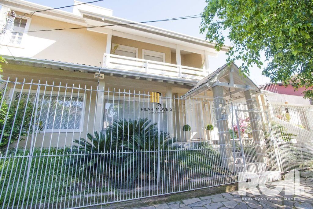 Casa 3 dormitórios no bairro Chácara das Pedras