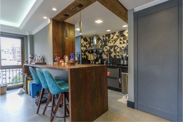 Apartamento reformado 3 dormitórios com vista aberta no Mont Serrat