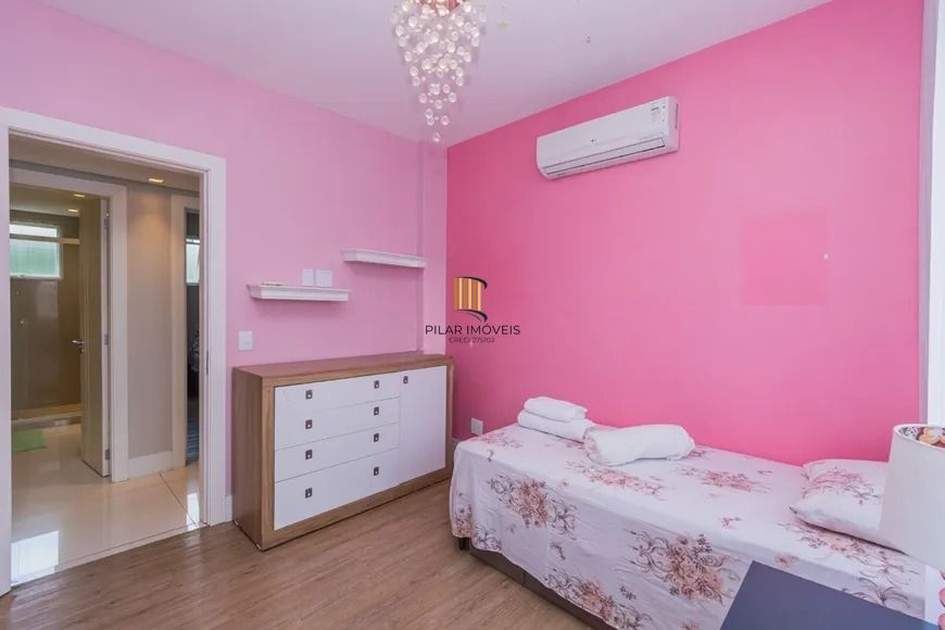 Cobertura com 3 quartos, 235² privativos,  e elevador, na Rua Coronel Bordini,  Moinhos de Vento