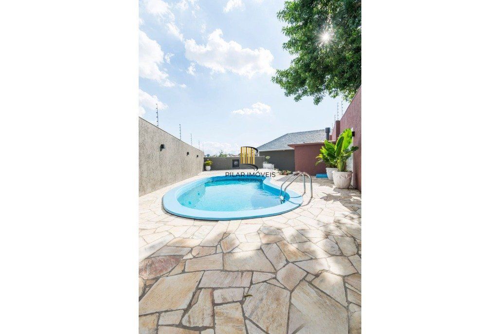 Casa com piscina, 3 dormitórios, 258m² privativos, no Jardim Itu.