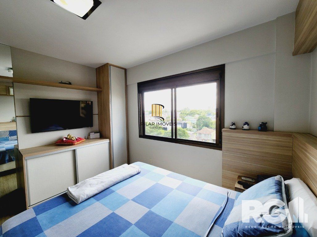 Apartamento todo Mobiliado com 2 dormitórios,  Boulevard Assis Brasil.