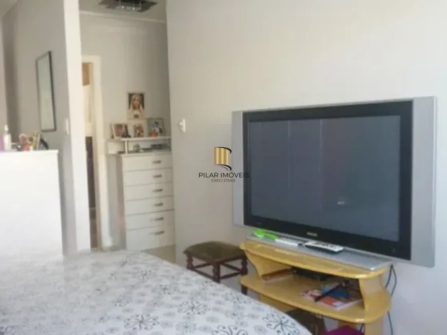 Casa térrea com 3 dormitórios, suíte e 3 vagas.