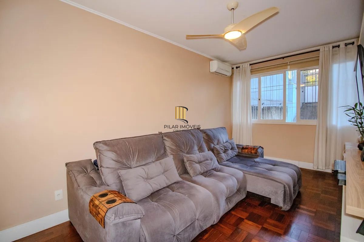 Casa Reformada com 5 Dormitórios e Amplo Pátio