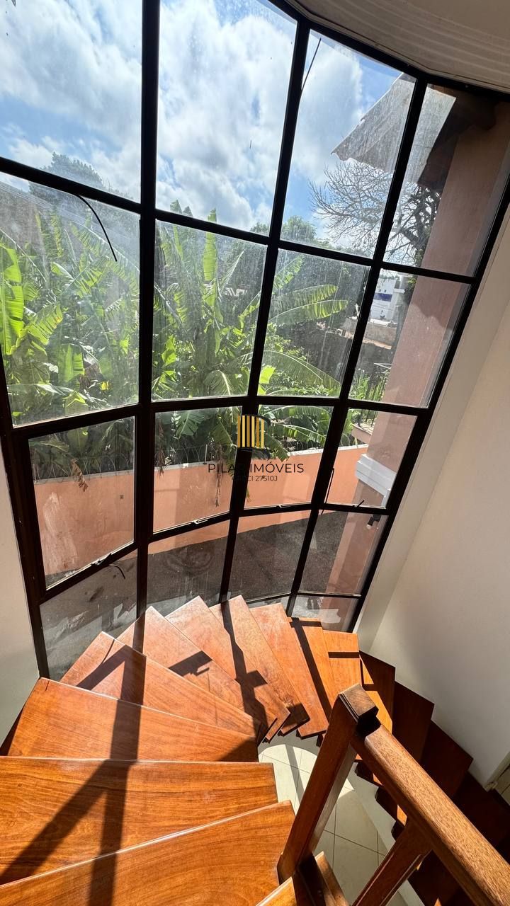 Casa 5 dormitórios no bairro Vila Nova
