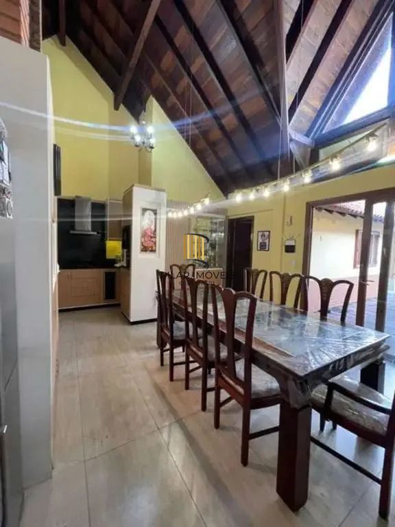 Casa térrea com 2 suítes com amplo pátio, - Pilar Imóveis