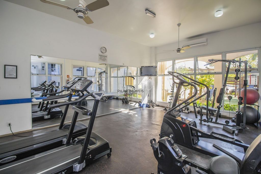 Apartamento com sacada e churrasqueira, 52m² privativos, 2 dormitórios e 1 vaga de garagem escriturada, na Lindolfo Henke - Bairro Sarandi