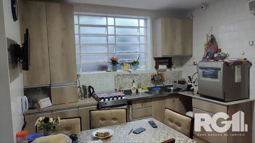 Casa 3 dormitórios no bairro Chácara das Pedras
