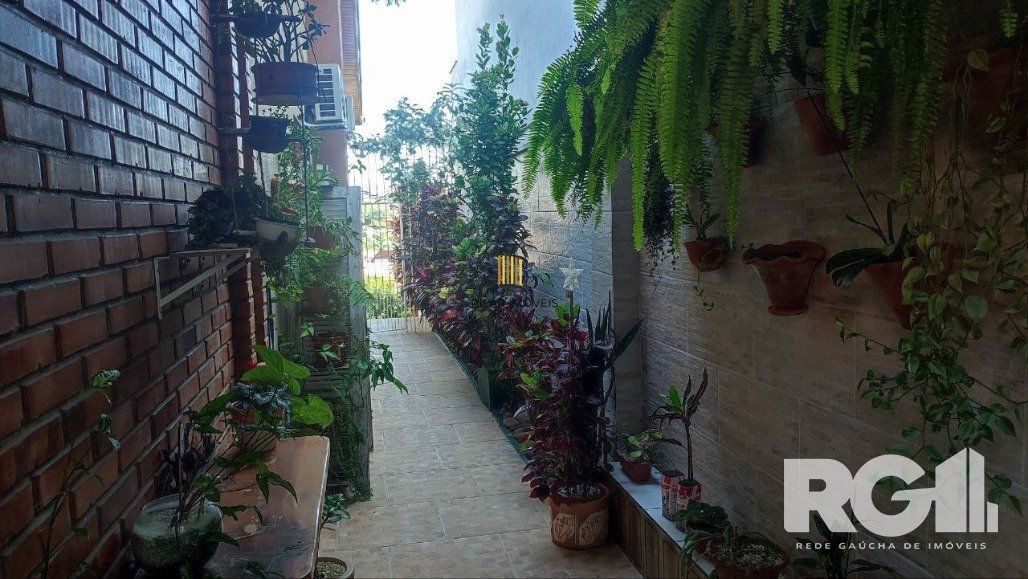 Casa 3 dormitórios no bairro Chácara das Pedras