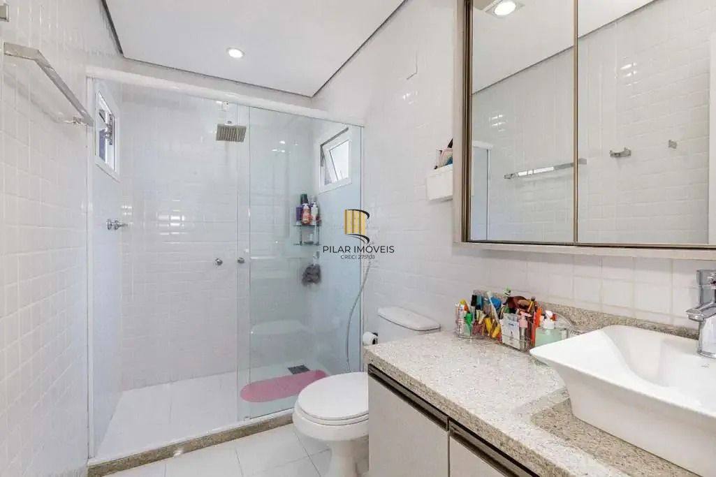 Sobrado com 3 Dormitórios, Suíte e Terraço Panorâmico - Jardim Planalto