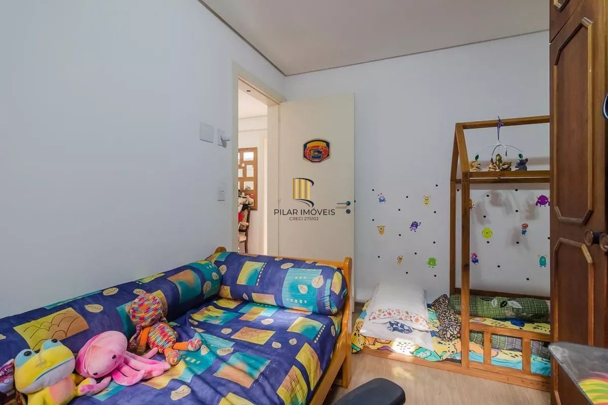 Apartamento com 2 dormitórios, suíte e churrasqueira.