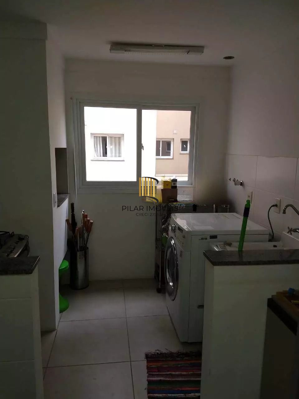 Apartamento com 3 dormitórios, suíte e churrasqueira.