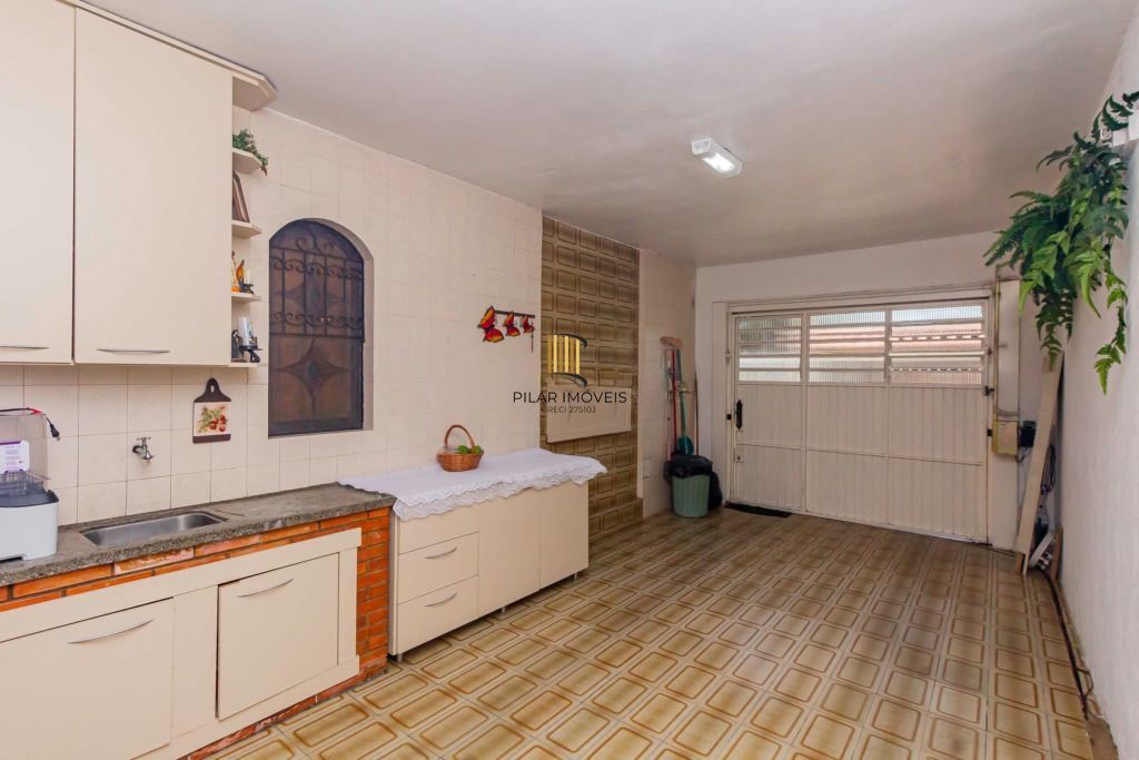 Casa 3 dormitórios, 2 suítes, piscina