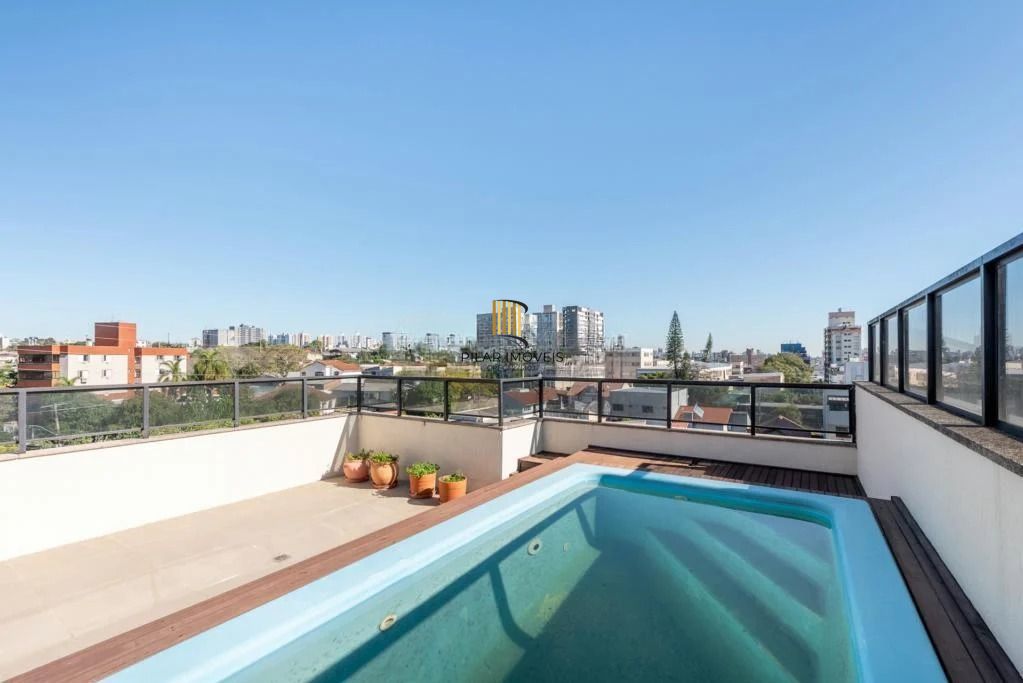 Cobertura com 3 dormitórios, suíte, piscina e churrasqueira.