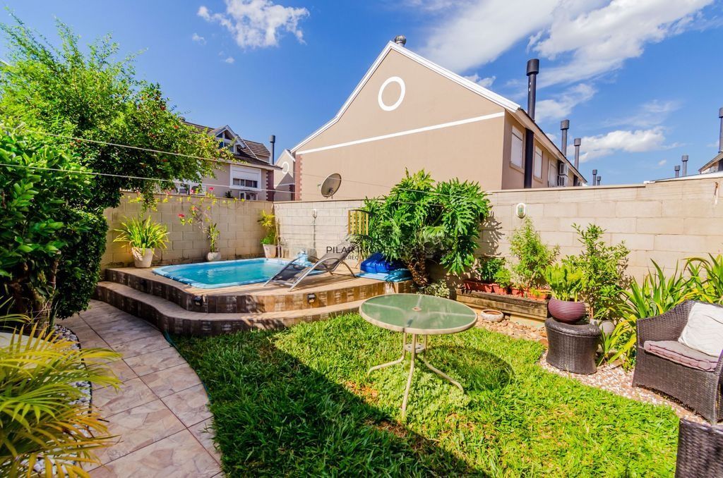 Casa em Condomínio 4 Dormitórios com Suíte no Lindoia - Porto Alegre