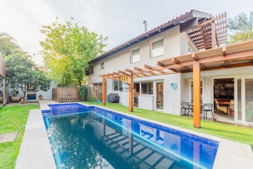 Casa alto padrão com 3 suítes e piscina no Boa Vista