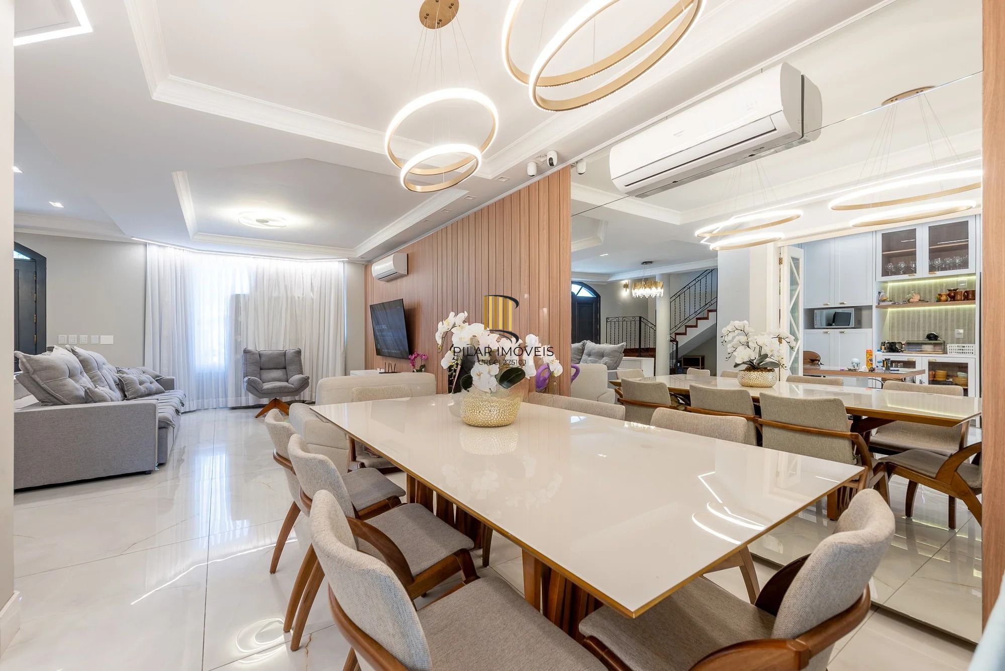 Casa alto padrão com 473m², piscina e 3 suítes no Ecoville – POA