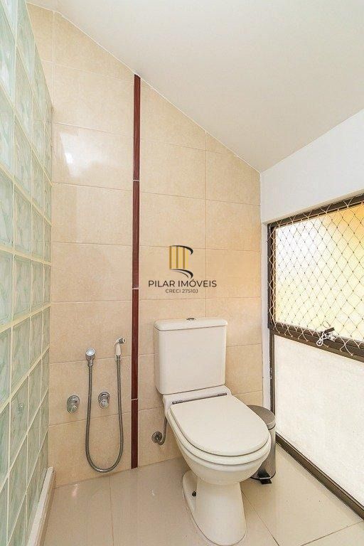 Casa em condomínio com 4 quartos, 2 suítes e 2 vagas à - Jardim Sabara