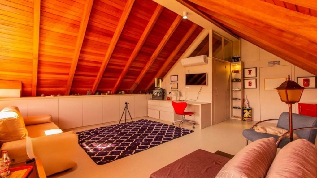 Cobertura mobiliada com piscina e vista 360° no Jardim Planalto – POA