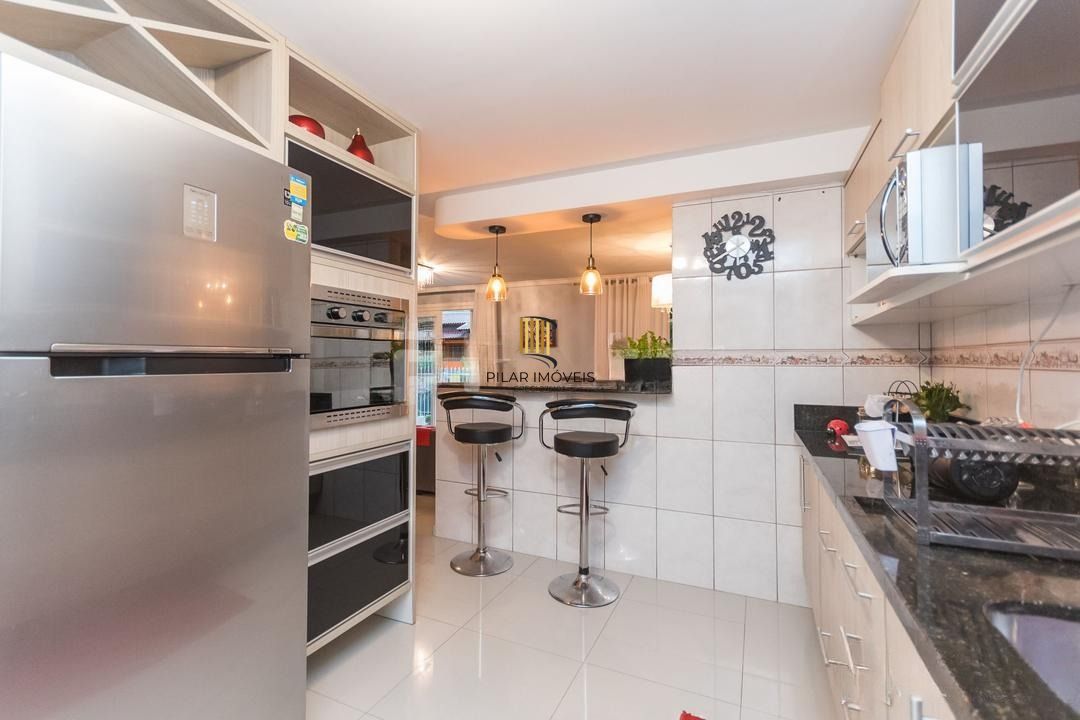 Casa com 3 dormitórios, 01 suíte, 03 vagas