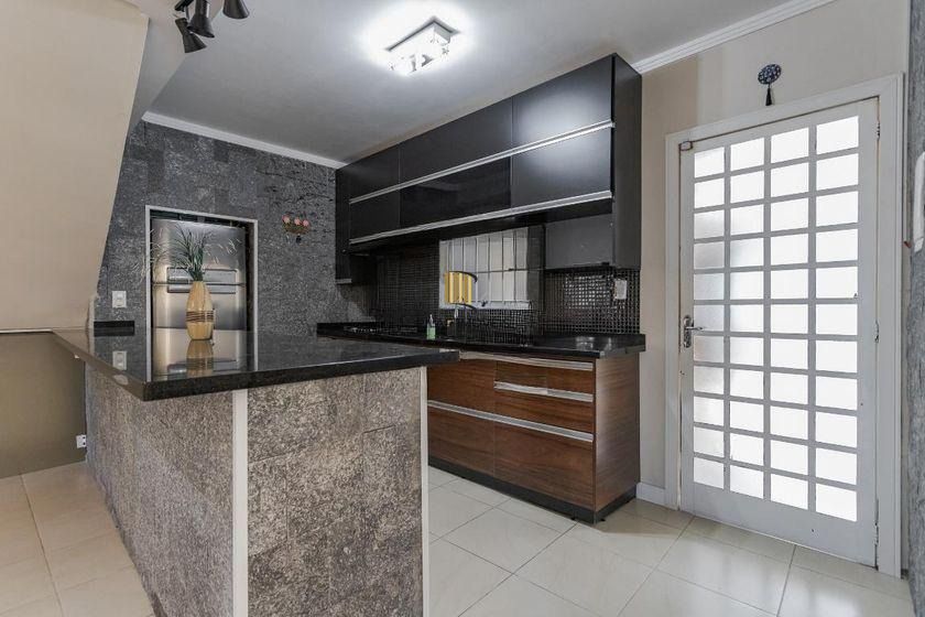 Casa térrea com 3 dormitórios, espaço gourmet e 3 vagas.