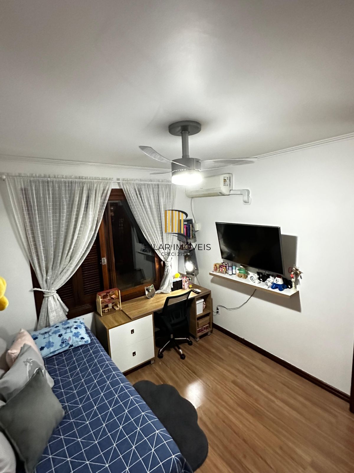 Apartamento 2 Dormitórios com Sacada e Vaga Coberta
