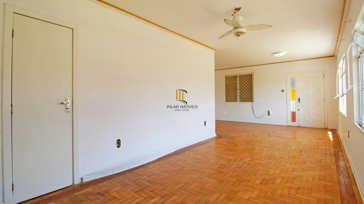Casa com 4 dormitórios