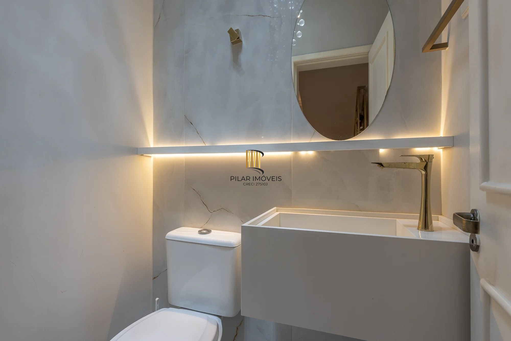 Casa alto padrão com 473m², piscina e 3 suítes no Ecoville – POA