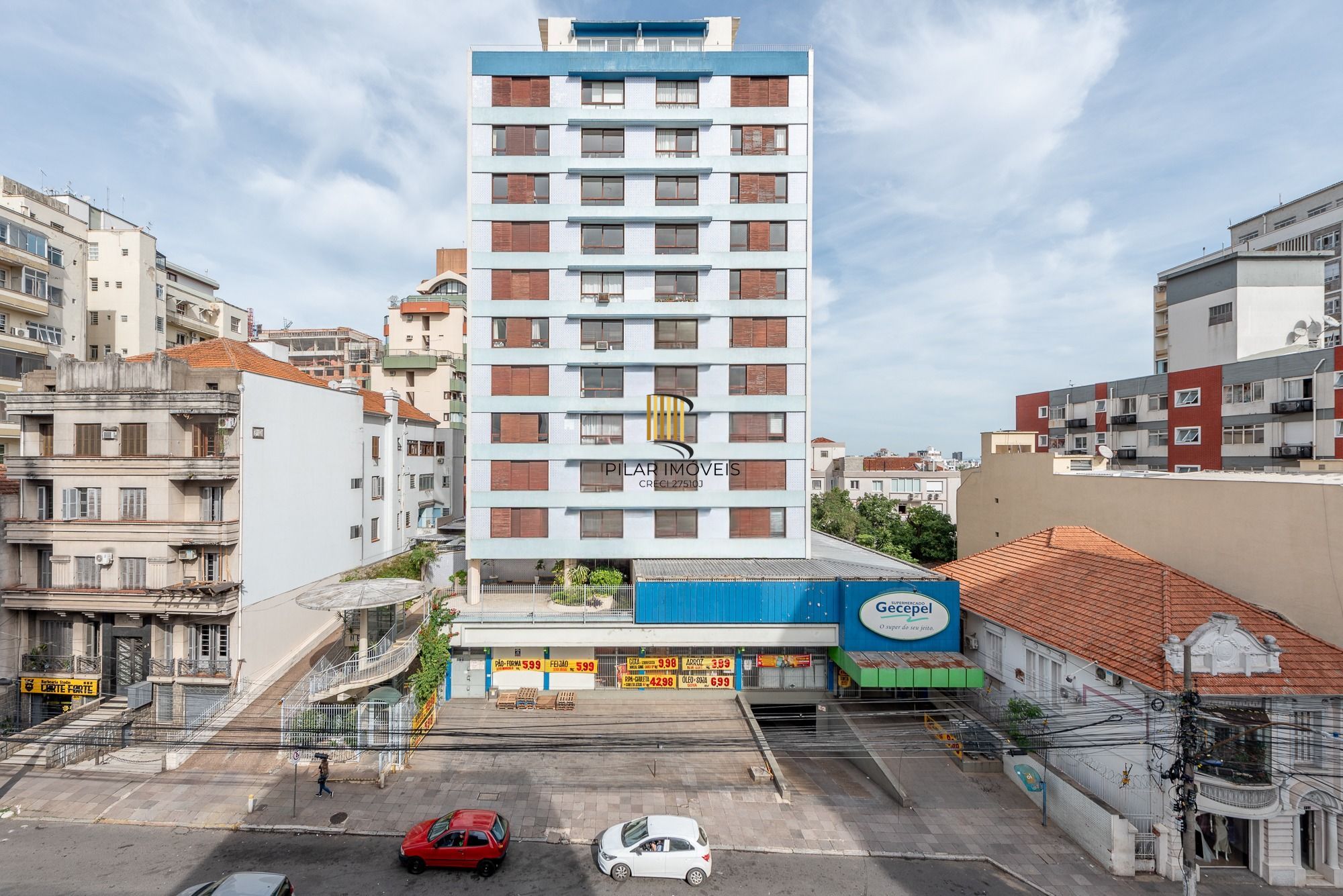 Apartamento com 295m² e 3 dormitórios, 1 suíte, 2 vagas individuais, no bairro Independência
