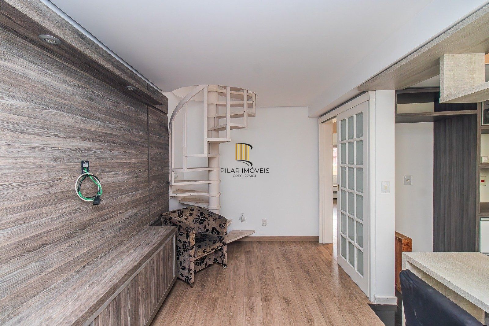 Cobertura com 2 Quartos no  Bairro Chácara das Pedras em Porto Alegre