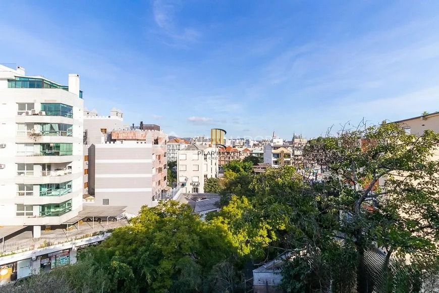 Cobertura de 3 dormitórios, sendo 1 suíte, e 2 vagas no bairro Santa Cecilia.