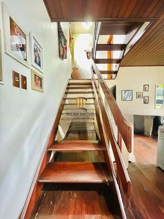 Casa térrea com 307m², 3 dormitórios, 2 suítes, 3 vagas.